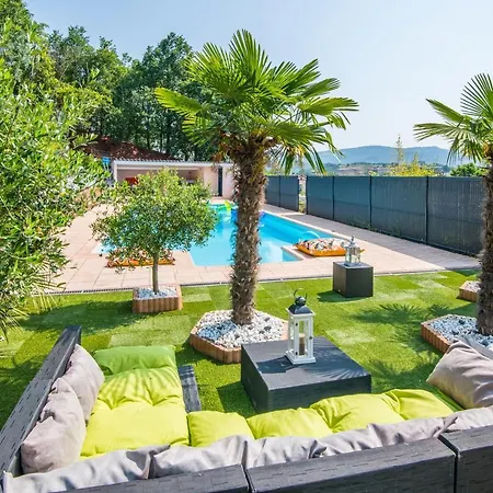 Les Roses D'Angelina - Superbe Maison Avec Piscine Montlaur  Exterior photo